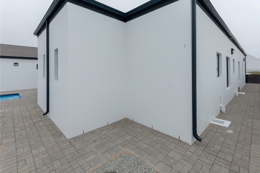 3 Bedroom Property for Sale in Sandy Point Western Cape